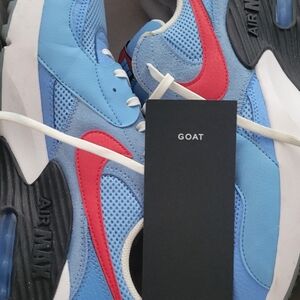 Nike Air Max Esexx Mens Size 11, University Blue and University Red.